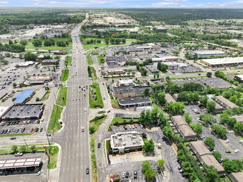 More Photos Of 100 Regency Point Path, Lexington Freestanding For Lease