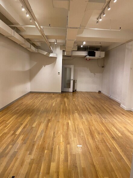More Photos Of 7 W 30th St, New York Loft Creative Space For Lease
