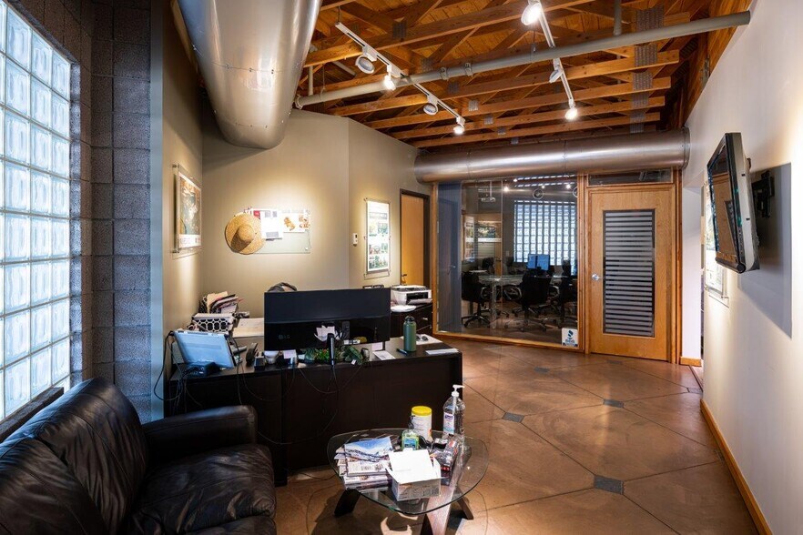 More Photos Of 7201 N Dreamy Draw Dr, Phoenix Loft Creative Space For Lease