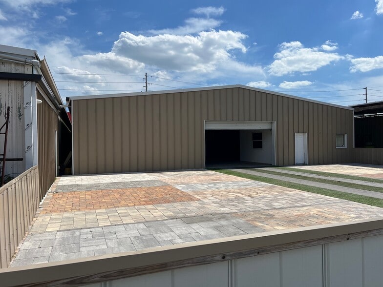 More Photos Of 7425 124th Ave, Largo Warehouse For Lease