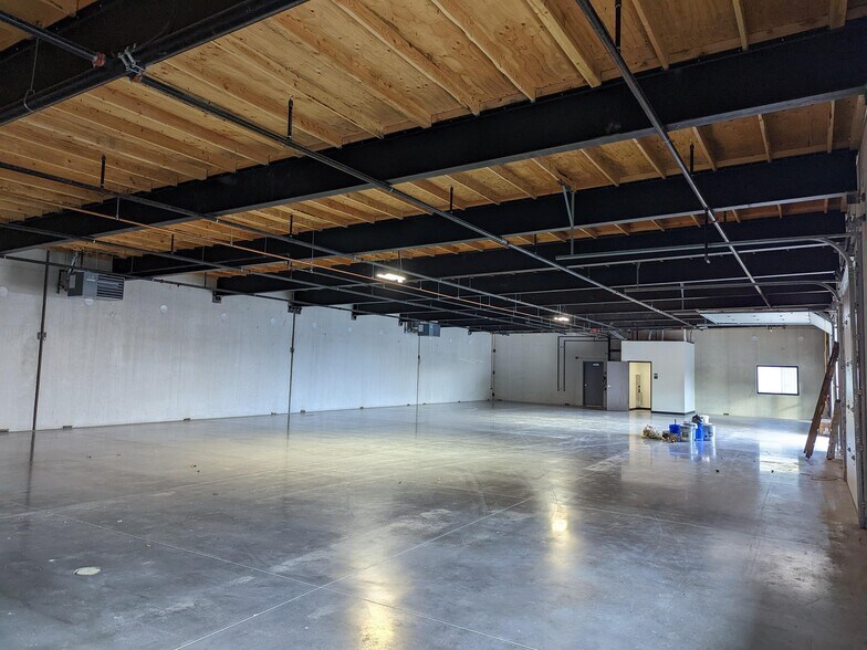 More Photos Of 27312 NE 10th Ave, Ridgefield Warehouse For Sale