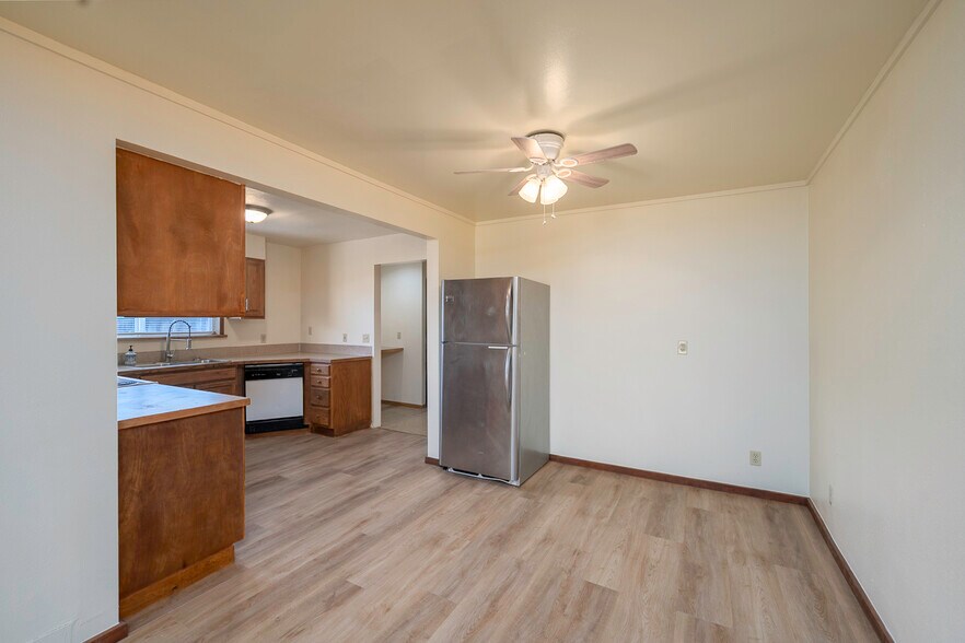 More Photos Of 315 Main Ave E, Soap Lake General Retail For Sale