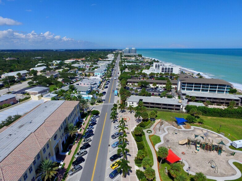 More Photos Of 2045 14th Ave, Vero Beach Office Residential For Sale