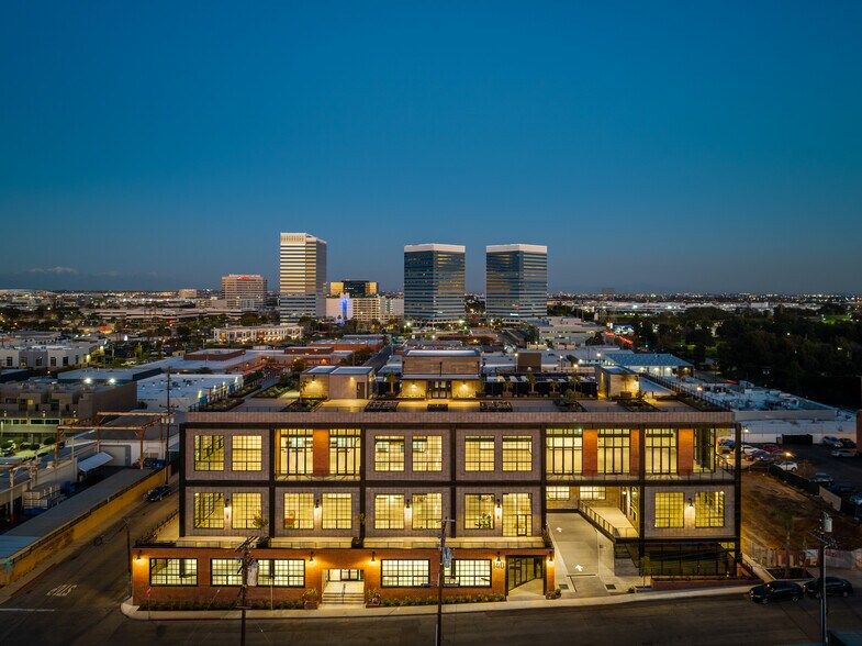 More Photos Of 136-142 Oregon St, El Segundo Research And Development For Lease