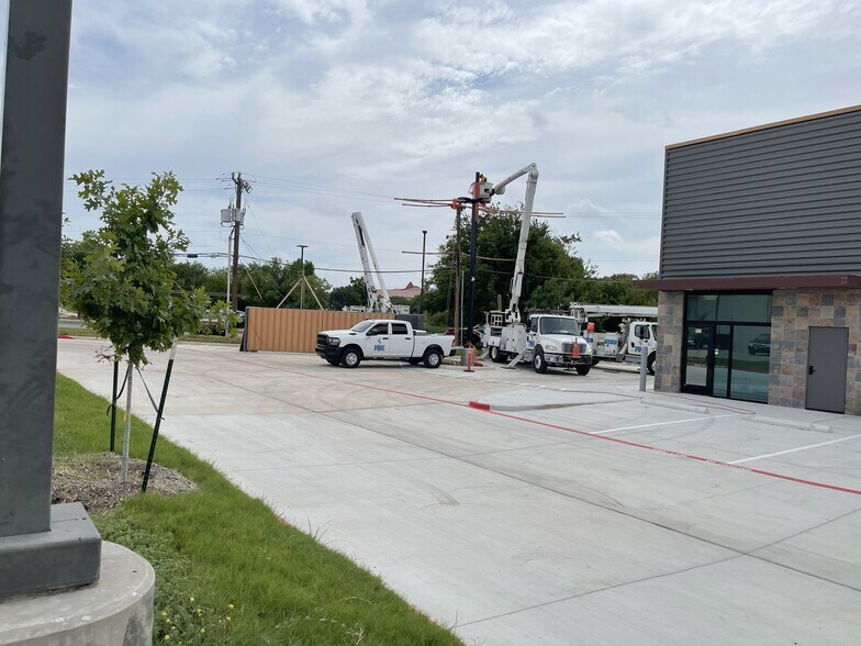 More Photos Of 9850 Huebner Rd, San Antonio Flex For Lease