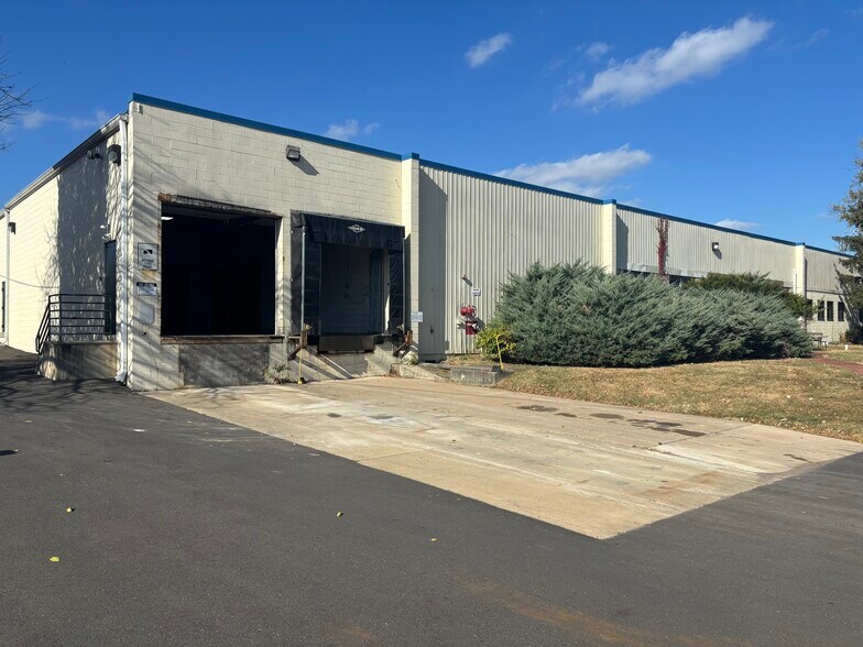More Photos Of 200 Commerce Dr, Montgomeryville Warehouse For Sale