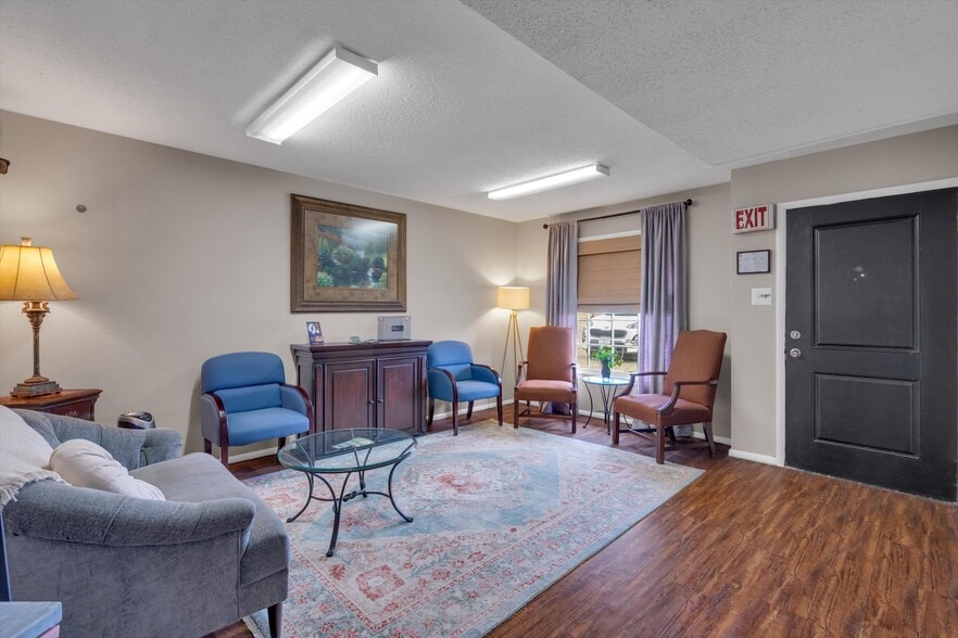 More Photos Of 4005 Rufe Snow Dr, North Richland Hills Medical For Sale