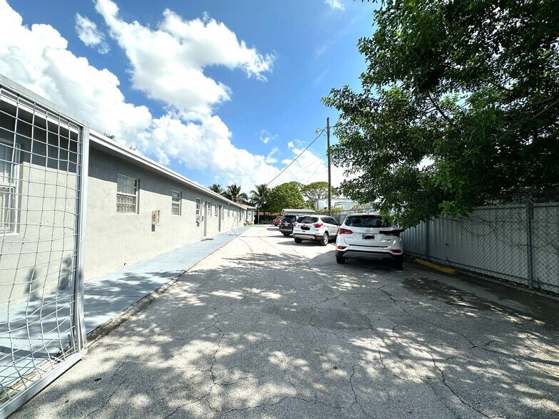 More Photos Of 2540 NW 90th St, Miami Apartments For Sale
