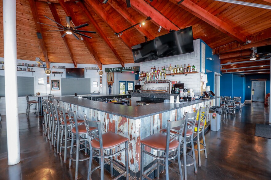 More Photos Of 700 Jordan Point Rd, Hopewell Restaurant For Sale