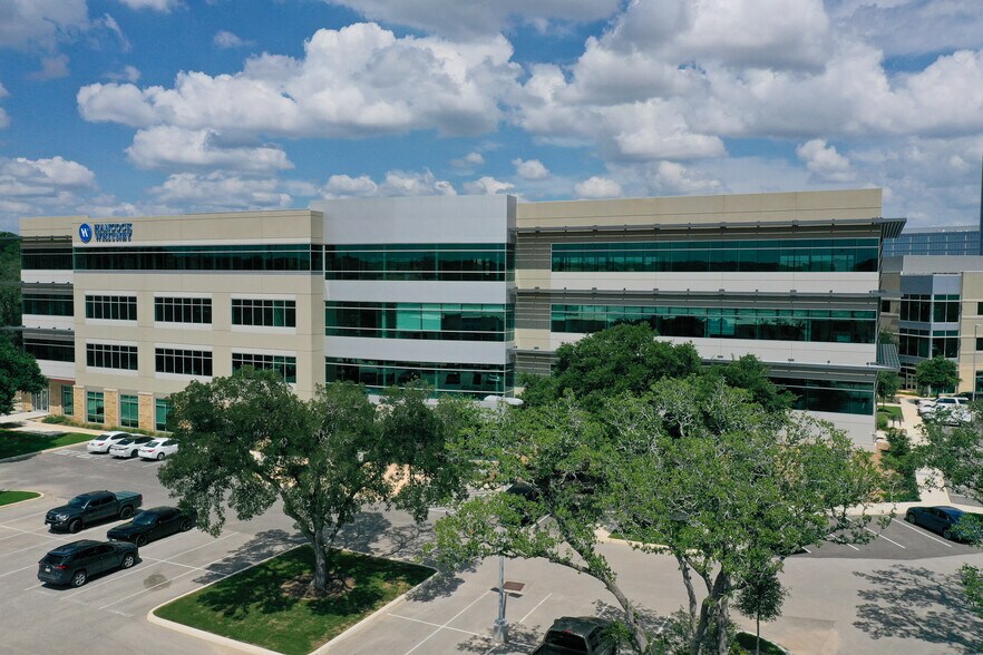 More Photos Of 19122 N US Highway 281, San Antonio Office For Lease