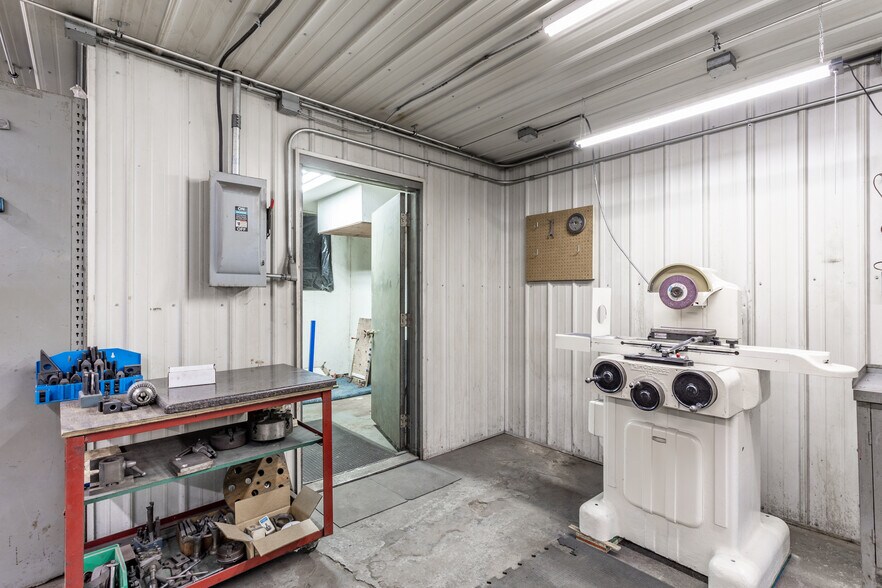 More Photos Of 204 Washington st, Frankton Industrial For Sale