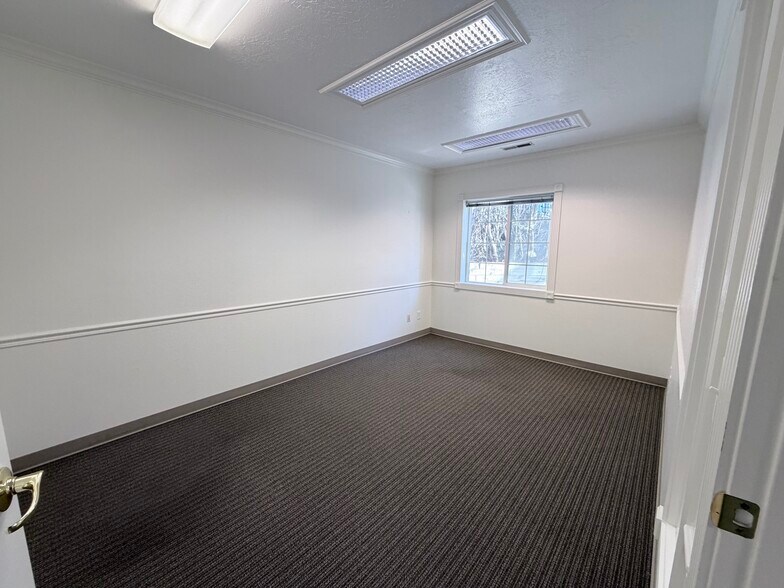 More Photos Of 702-704 N 1890 w, Provo Office For Lease