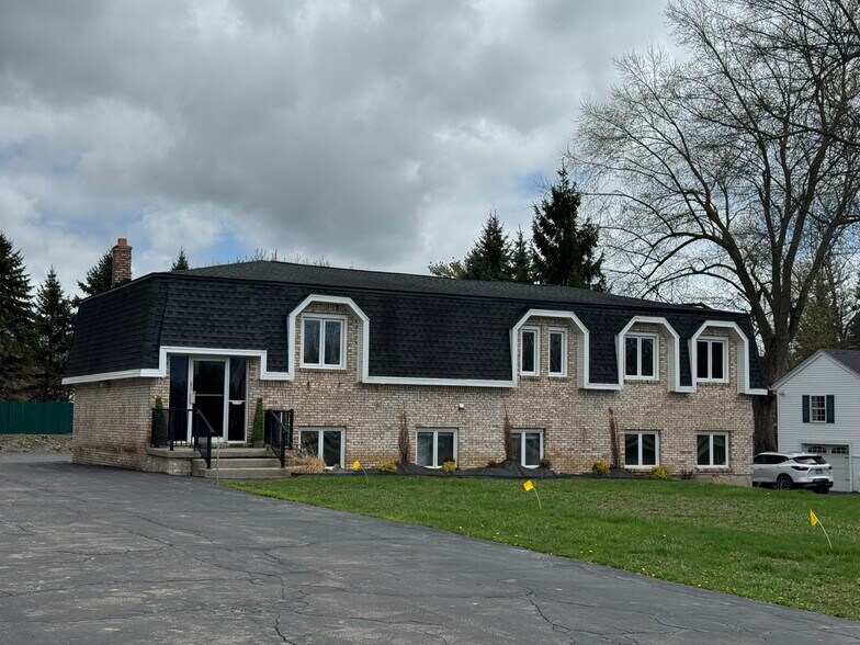 More Photos Of 721 Union Rd, West Seneca Medical For Sale
