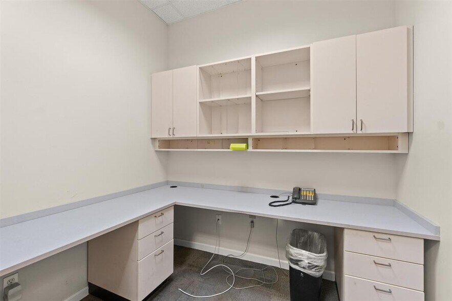 More Photos Of 391 Kennedy Blvd, Bayonne Medical For Sale