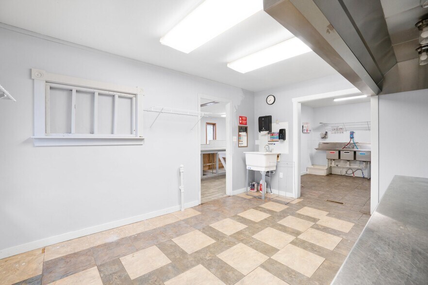 More Photos Of 403 Charles Cook Plz, New Haven Office For Sale