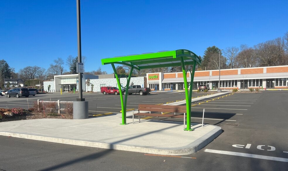 More Photos Of 380 Maple Ave, Shrewsbury Unknown For Lease