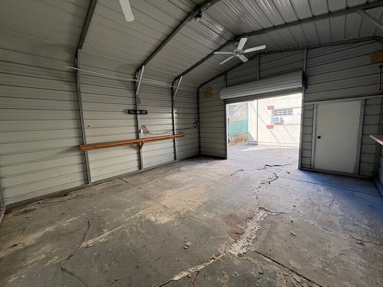 More Photos Of 270-274 E 10th St, Pittsburg Storefront For Lease