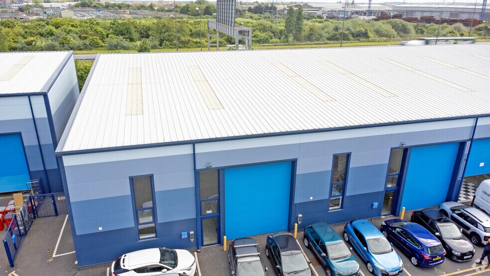 More Photos Of 13 Creek Way, Rainham Warehouse For Lease