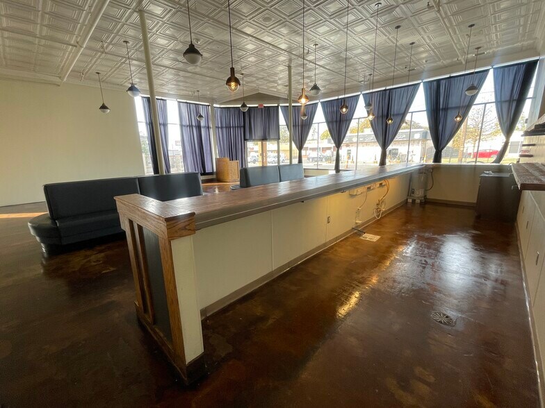 More Photos Of 2636 E 11th St, Tulsa Hotel For Lease