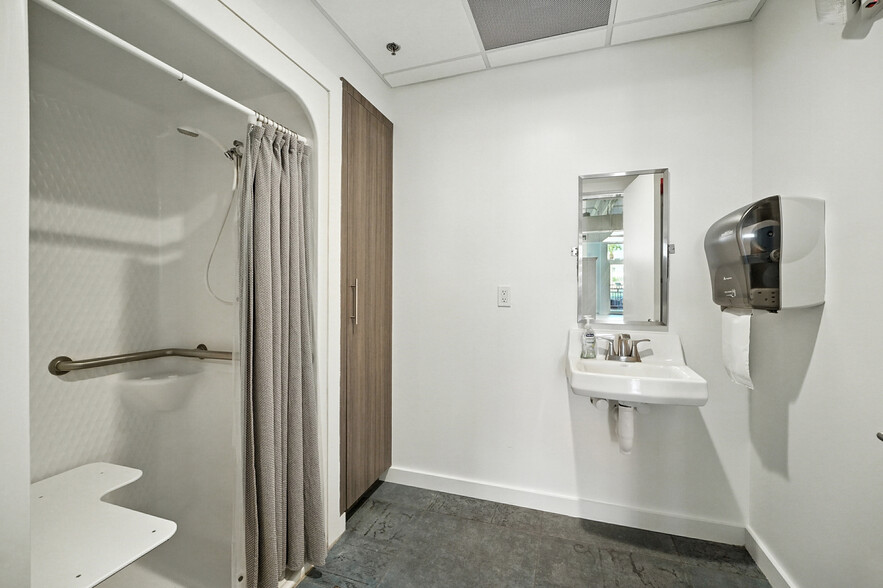 More Photos Of 320 1st St N, Jacksonville Beach Office Residential For Sale