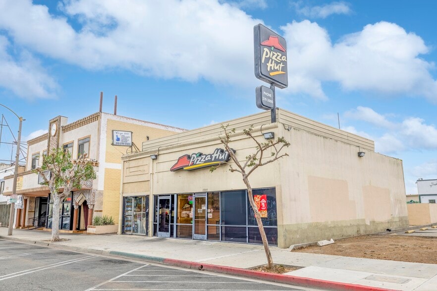 More Photos Of 12203 Hawthorne Blvd, Hawthorne Storefront For Sale