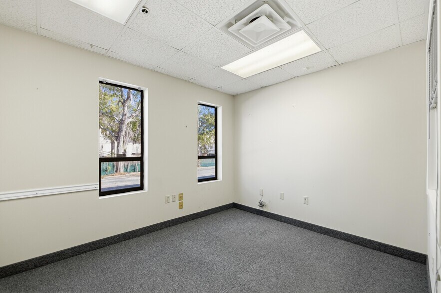 More Photos Of 451 SW 57th Ave, Ocala Distribution For Sale