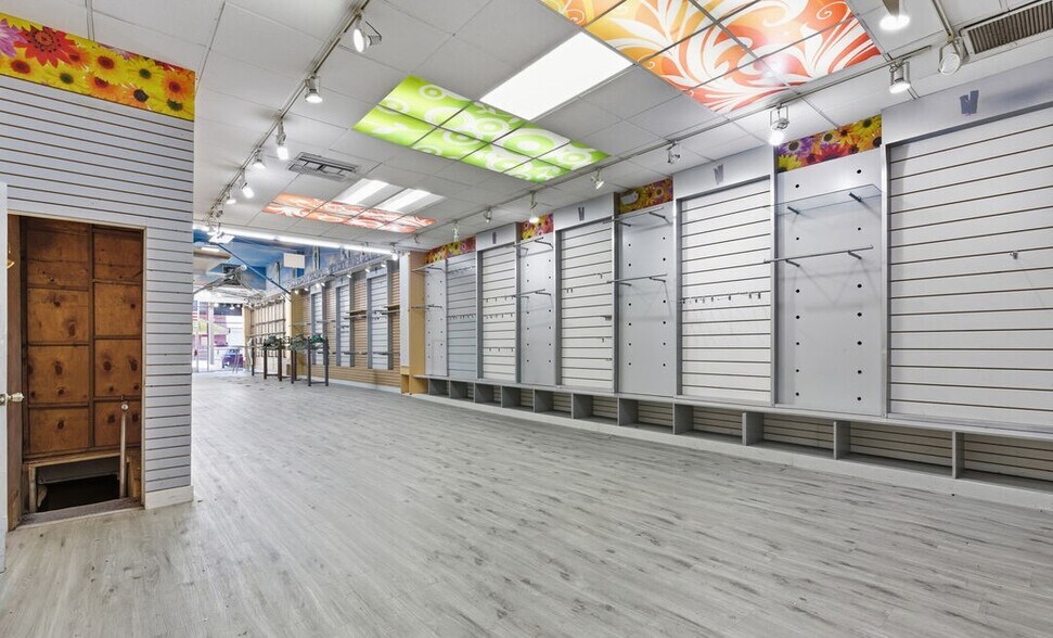 More Photos Of 6670 Hollywood Blvd, Los Angeles Storefront For Sale