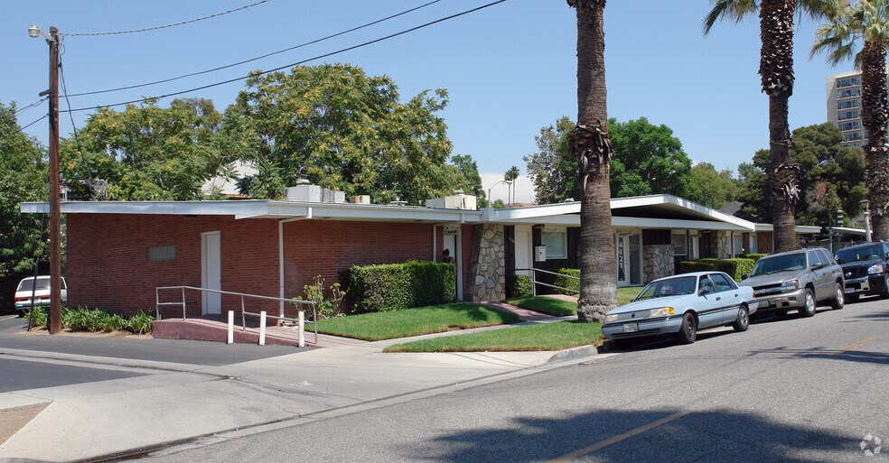 More Photos Of 3971-4093 Brockton Ave, Riverside Unknown For Lease