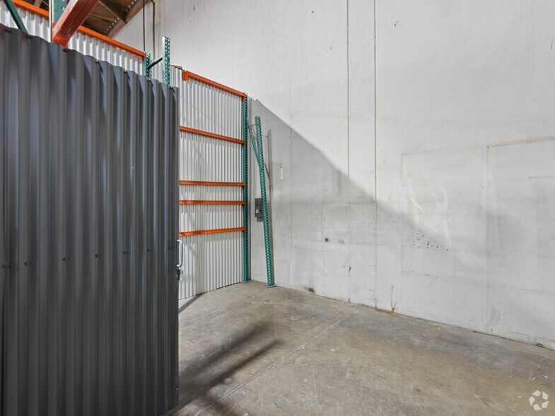More Photos Of 205 E Alma Ave, San Jose Warehouse For Lease