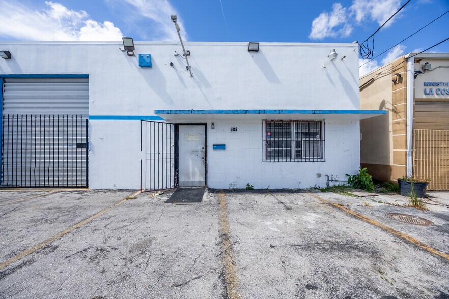 More Photos Of 683 W 26th St, Hialeah Service For Sale