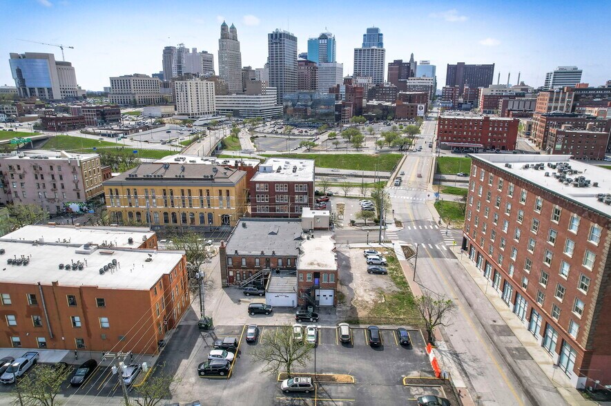 More Photos Of 120-122 W 5th St, Kansas City Storefront Retail Residential For Sale
