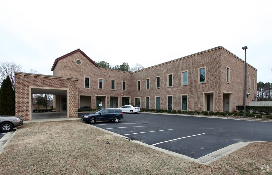 More Photos Of 916 S Main St, Fuquay-Varina Medical For Lease