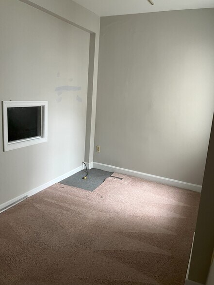 More Photos Of 112 E Main St, Hummelstown Storefront Retail Residential For Lease