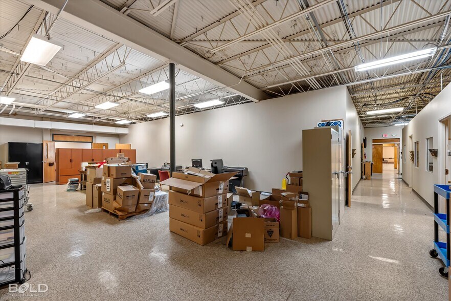 More Photos Of 523 Oxford Rd, Mansfield Office For Sale