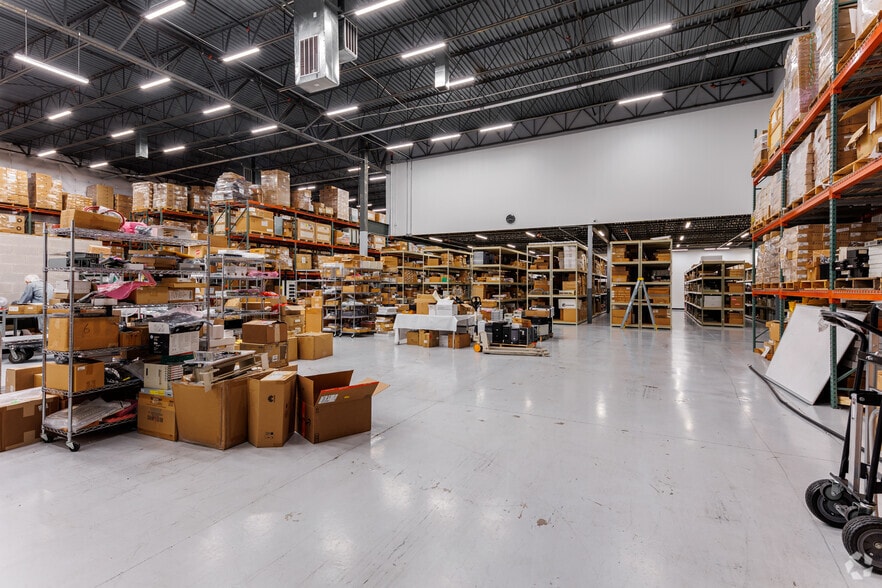 More Photos Of 4050 Premier Dr, Plano Light Manufacturing For Lease