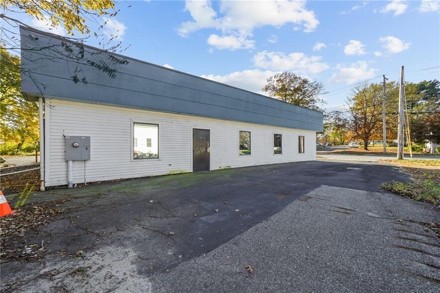 More Photos Of 495 Central Ave, Seekonk Medical For Lease