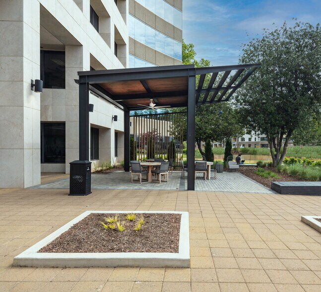 More Photos Of 5511 Capital Center Dr, Raleigh Office For Lease