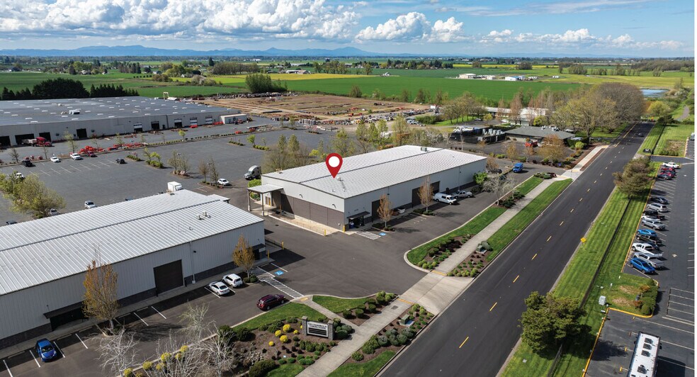 More Photos Of 91370 N Coburg Industrial Way, Coburg Manufacturing For Lease