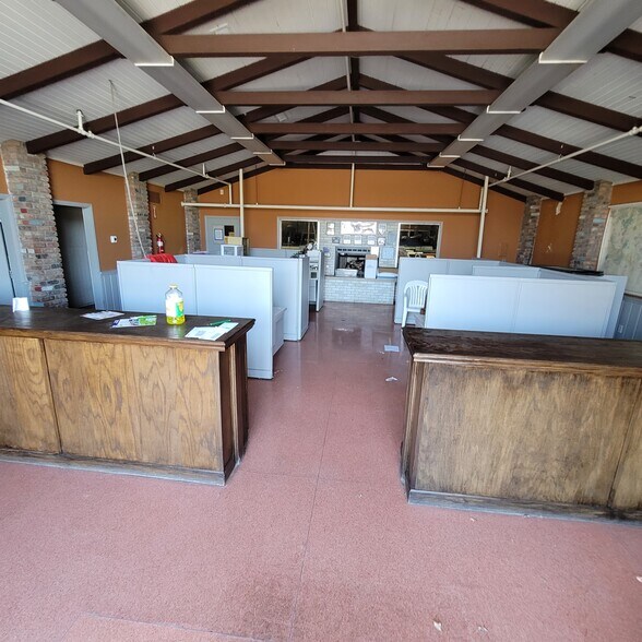 More Photos Of 2001 Weber Rd, Crest Hill Manufacturing For Lease