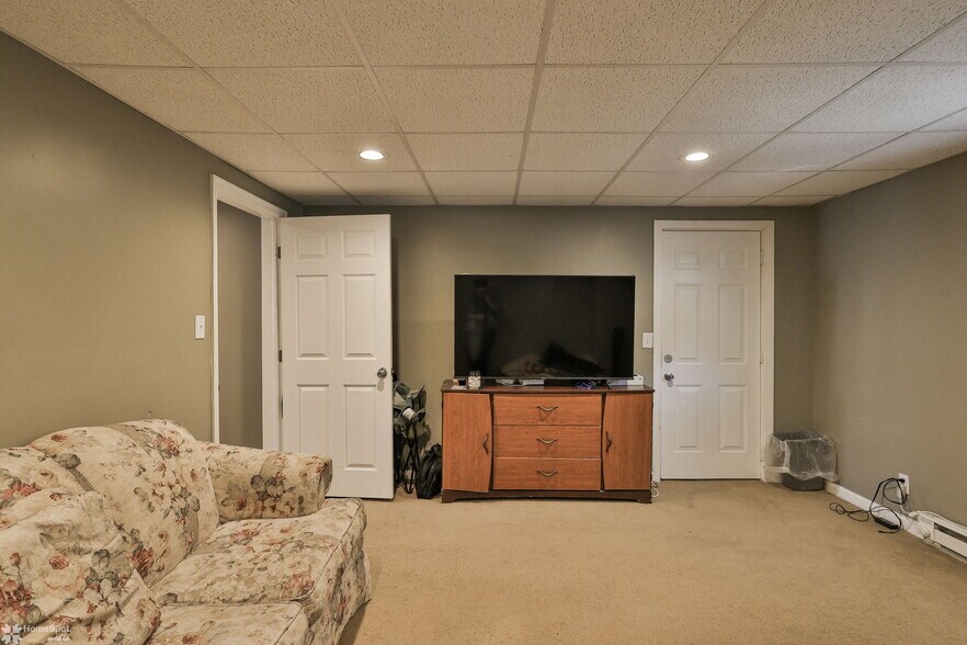 More Photos Of 302 W Abbott St, Lansford Multifamily For Sale