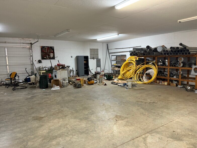 More Photos Of 1220 East Blvd, Chesterfield Showroom For Lease