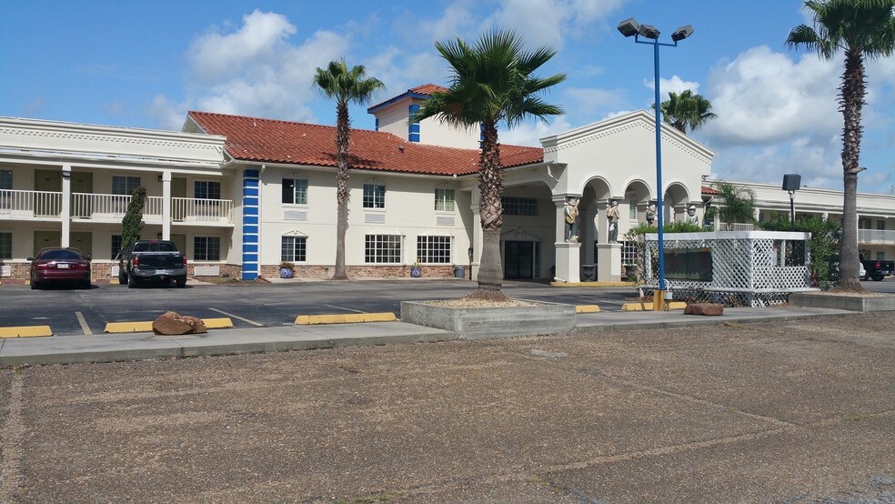 Primary Photo Of 1605 N University Ave, Lafayette Hotel For Sale