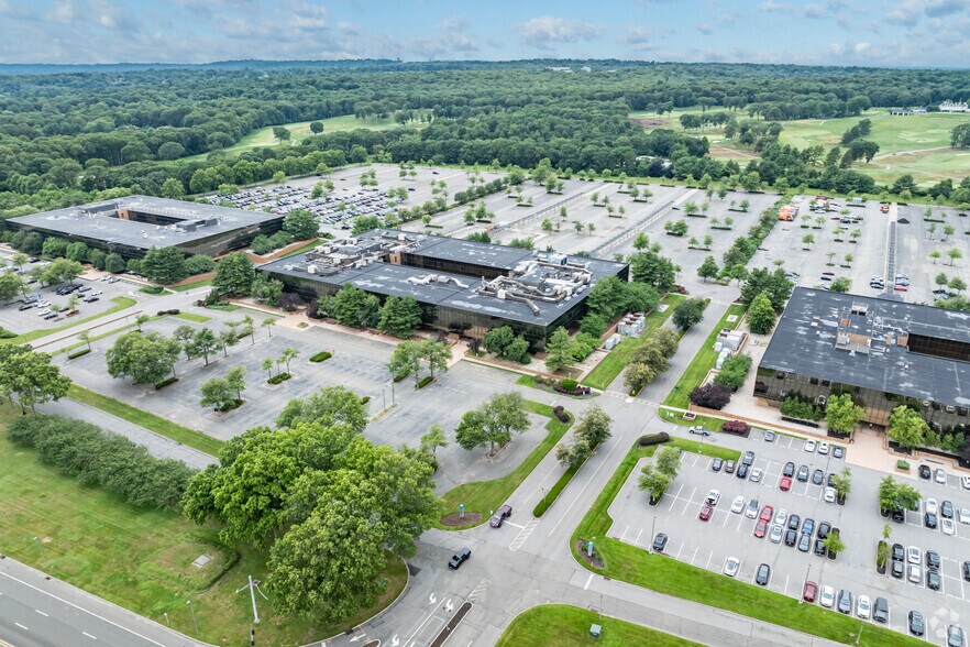 More Photos Of 200 Jericho Quadrangle, Jericho Office For Lease