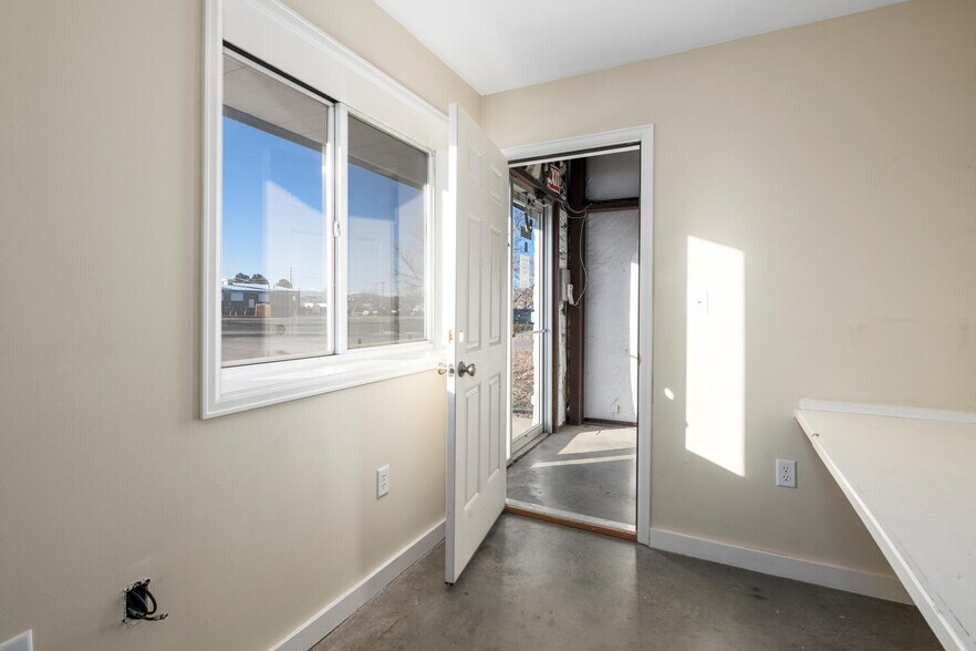 More Photos Of 3970 S Decatur St, Englewood Warehouse For Lease