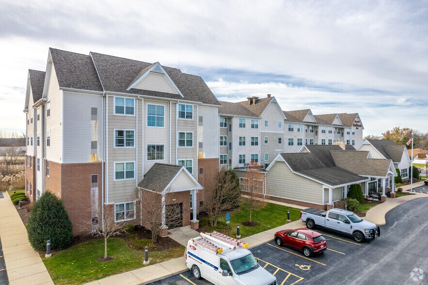 Primary Photo Of 4600 53rd St, Moline Hotel For Sale