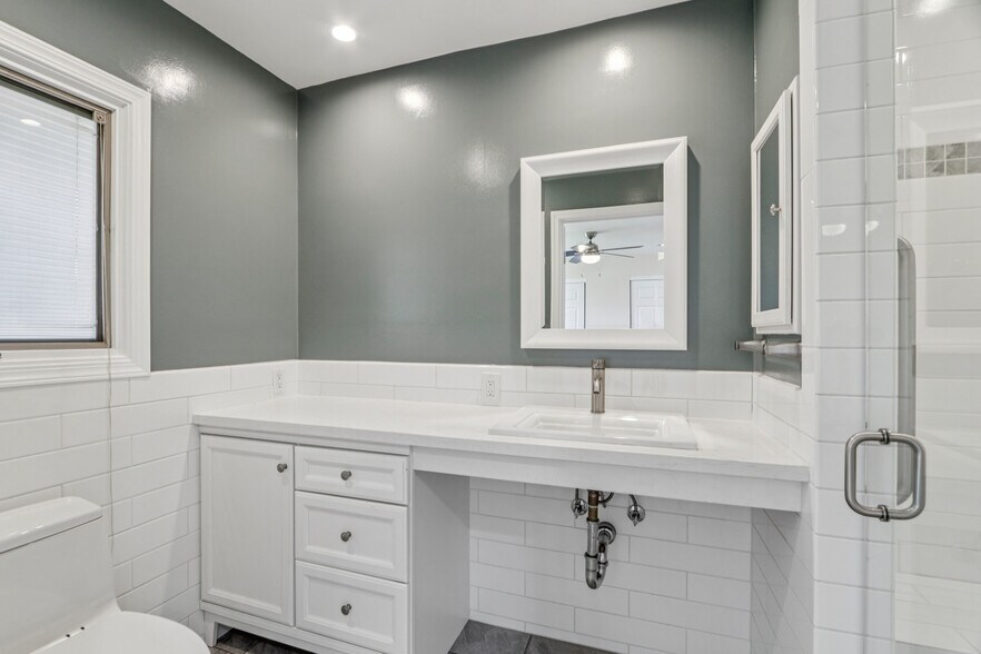 More Photos Of 17148 Stare St, Northridge Apartments For Sale