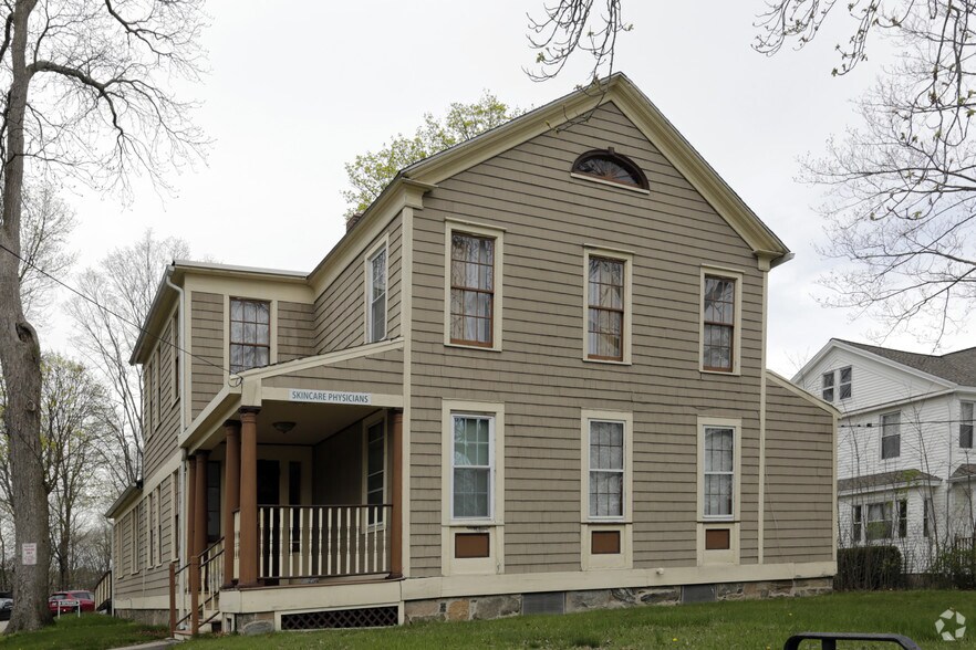 More Photos Of 13 Park St, Norwalk Office For Lease