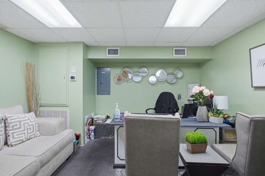 More Photos Of 201 New Bridge St, Jacksonville Office Residential For Sale