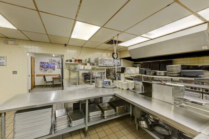 More Photos Of 502 Dixie Hwy, Beecher Restaurant For Sale