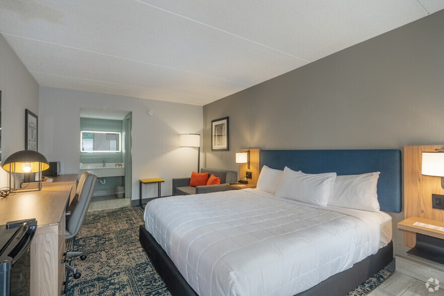 More Photos Of 419 Suedberg Rd, Pine Grove Hotel For Sale